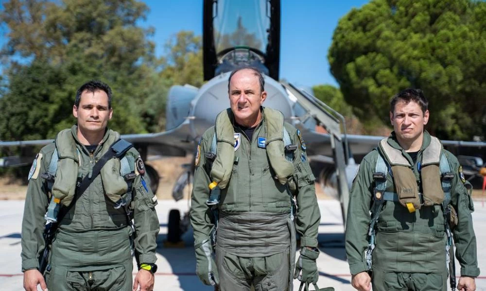 Ιπτάμενη και μάχιμη εμφάνιση του Α/ΓΕΑ σε πτήση με F-16 Block 52+ Advanced